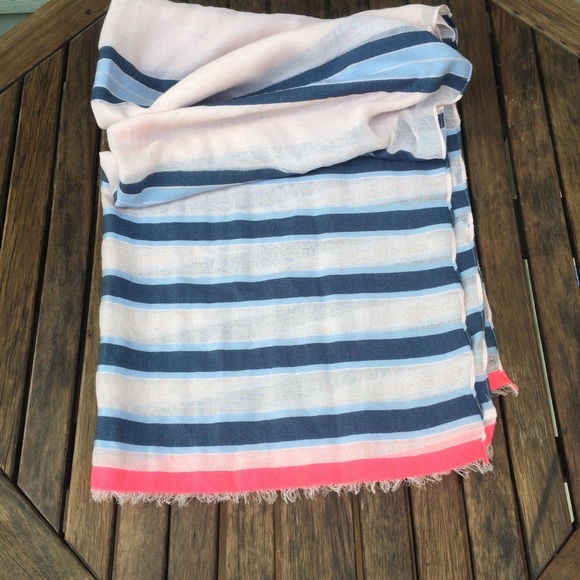Gap Spring Scarf - Picture 2 of 4